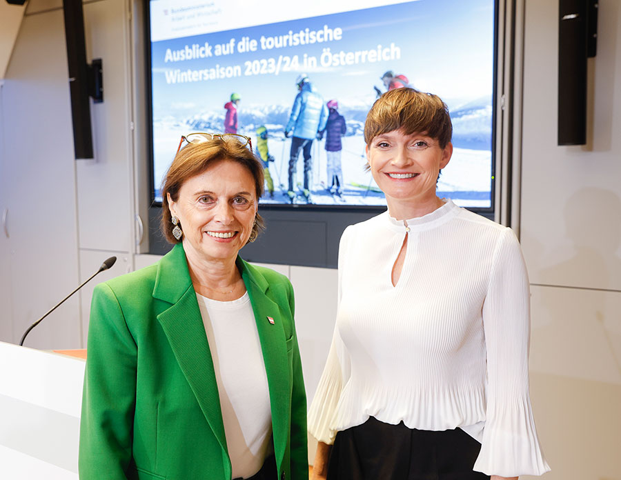 Staatssekretärin Susanne Kraus-Winkler mit Österreich Werbung Geschäftsführerin Astrid Steharnig-Staudinger