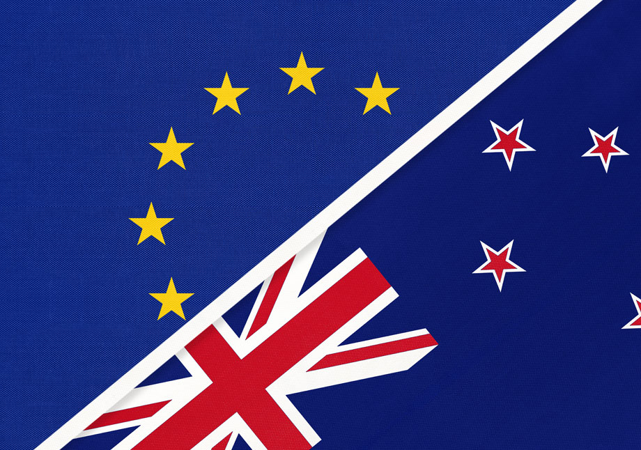 Fahnen der EU und Neuseelands