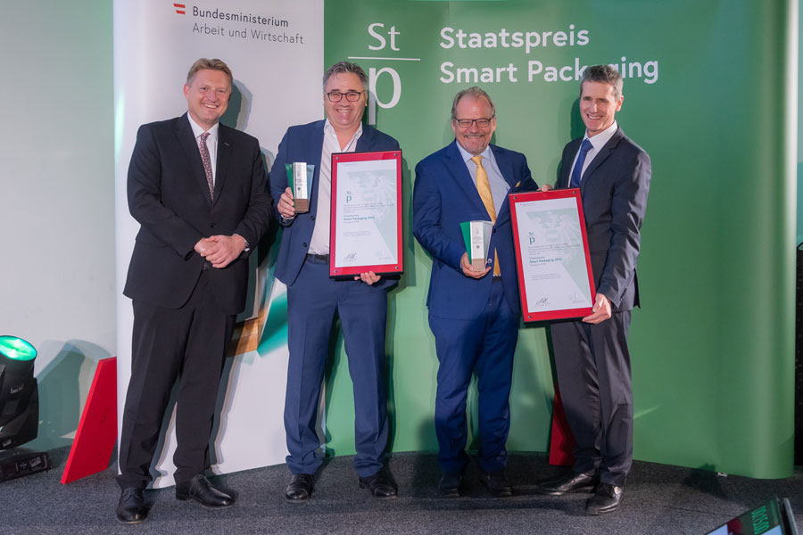 Verleihung des Staatspreises Smart Packaging 2022 in der Kategorie B2B an "Mehrwegverpackung für Wagonsitze"