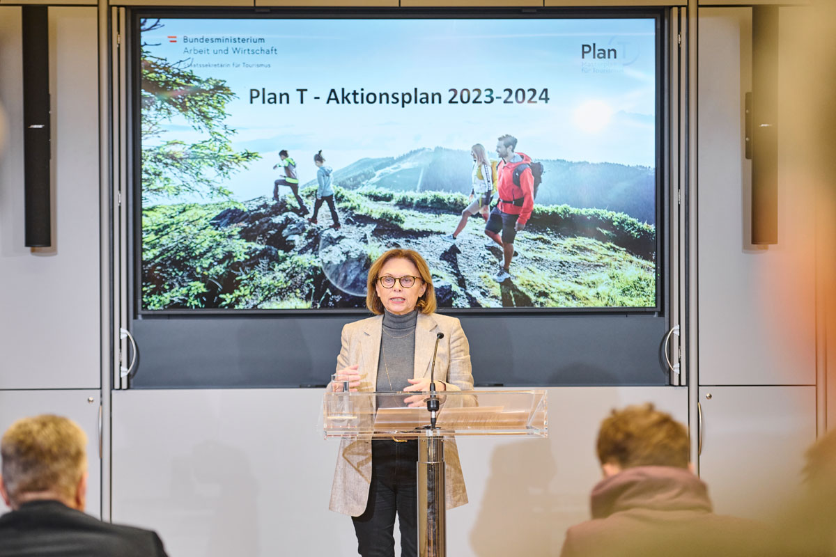 Staatssekretärin Susanne Kraus-Winkler bei der Präsentation des Aktionsplans 2023-2024