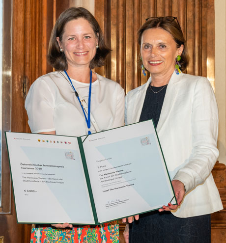 Kategorie 1, 2. Platz, Mag. Sonja Wimmer und Staatssekretärin Susanne Kraus-Winkler